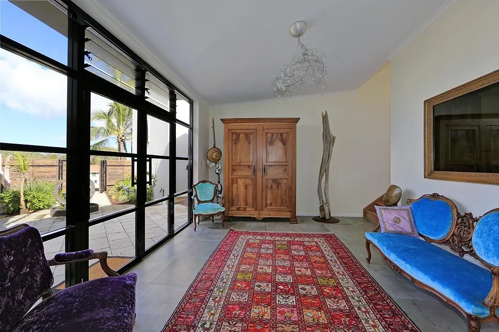 ***** Resort Zen Beach Retreat Hotel Bargara Australia