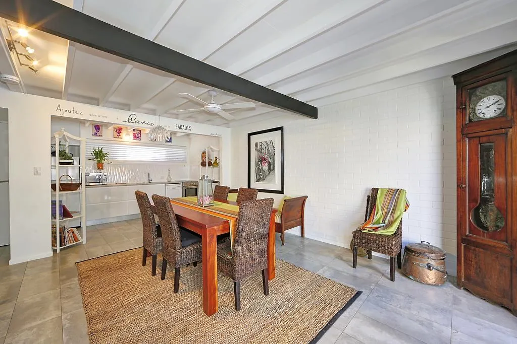 ***** Rezort Hotel Zen Beach Retreat Bargara Austrálie